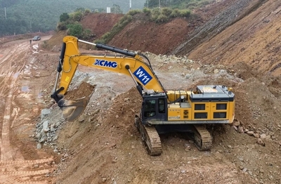 中國(guó)首臺(tái)無人駕駛液壓挖掘機(jī)交付礦區(qū)，徐工賦能礦山施工新紀(jì)元